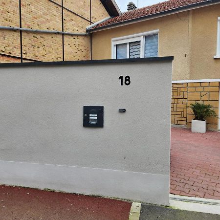 Studio, Pas De Collocation Possible Warmeriville Екстер'єр фото