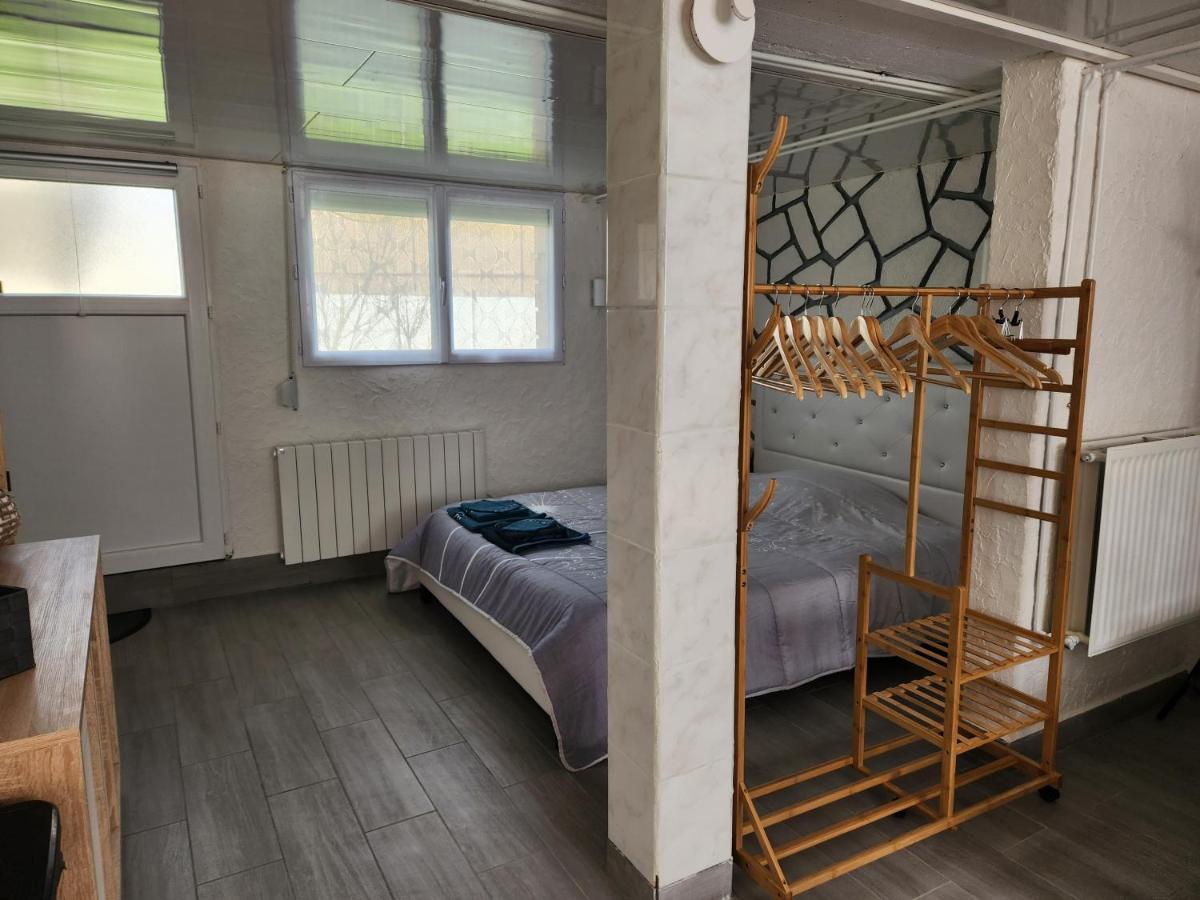 Studio, Pas De Collocation Possible Warmeriville Екстер'єр фото